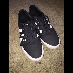 Men’s Adidas Skate Suede Dress Shoes Size 9